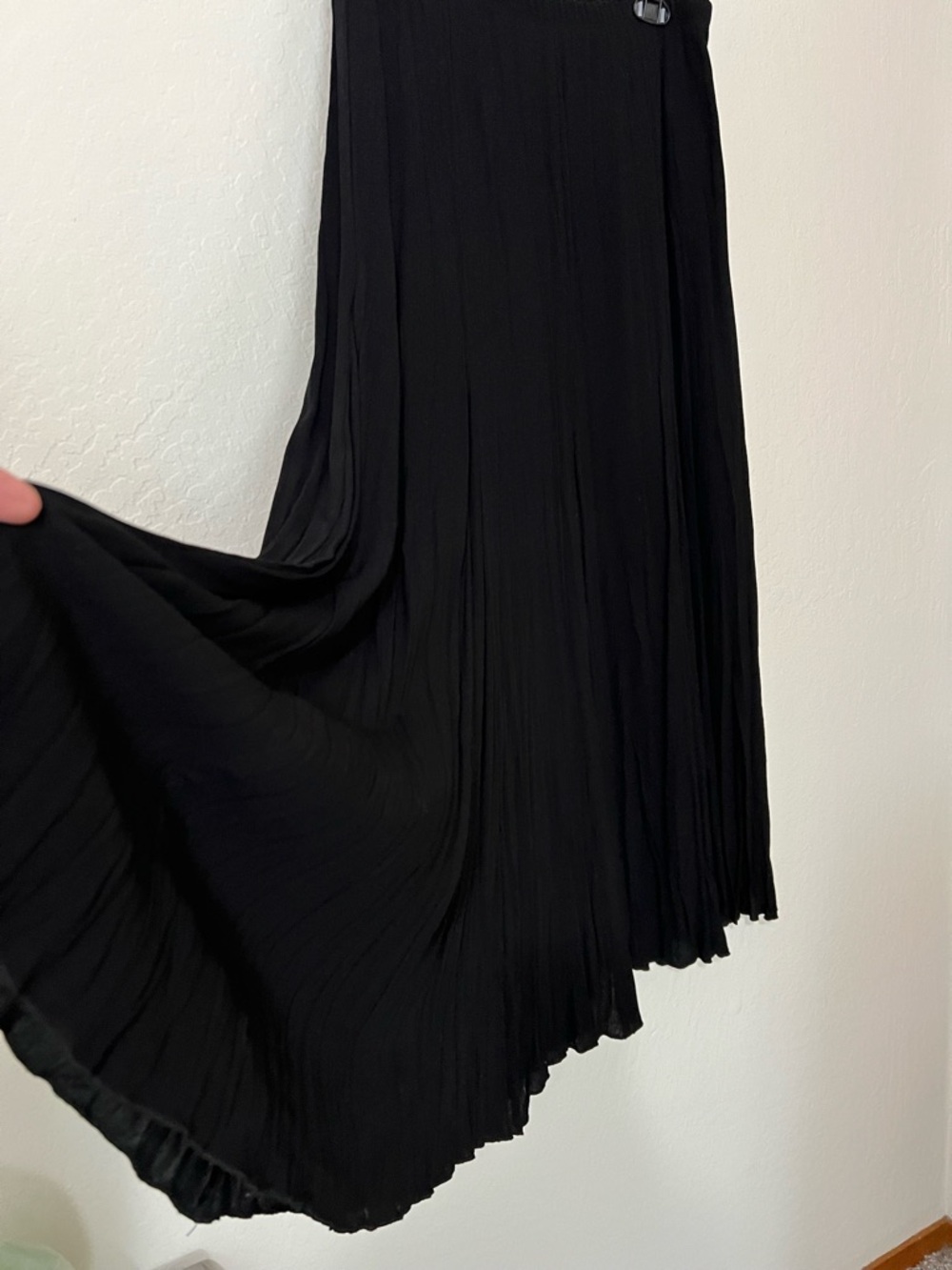 Karen Kane Black Pleated Maxi Skirt - Women's Skirt. NWOT